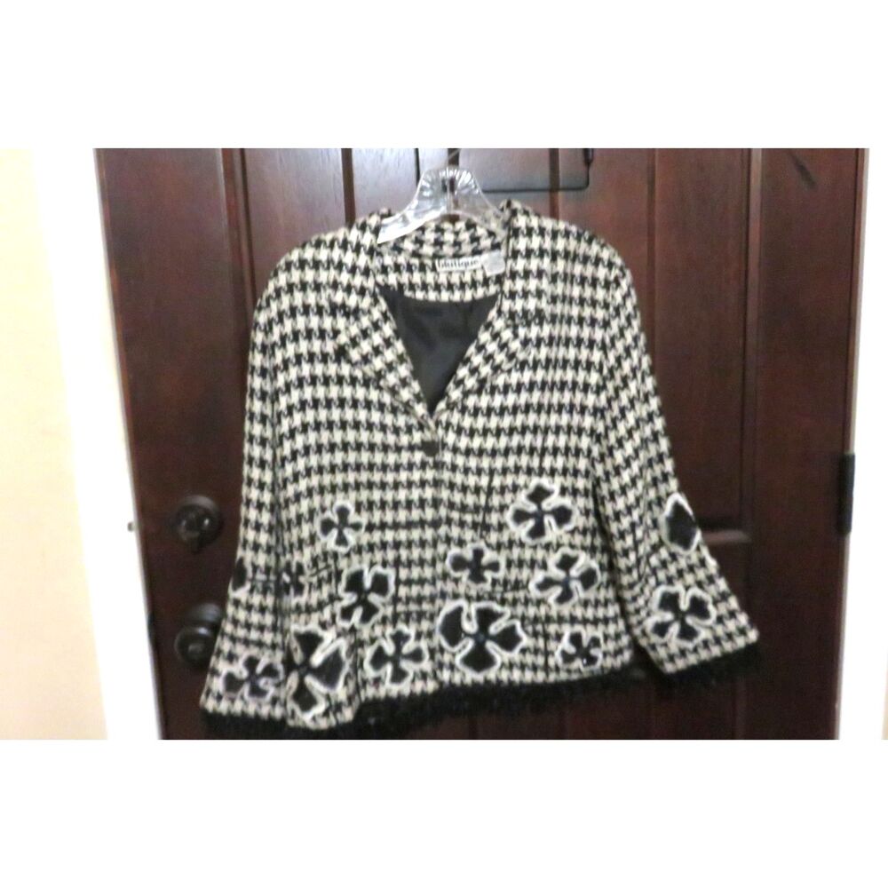 Blutique Womens Med  Jacket Black & White Houndstooth  Embroidered Sequined